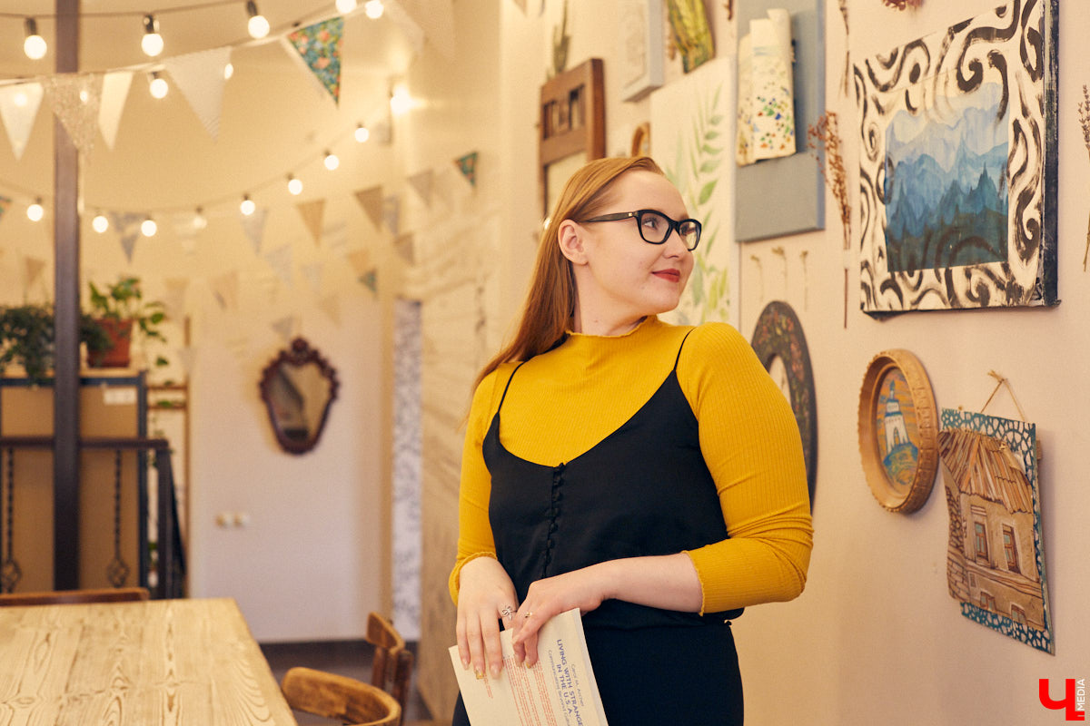 Что объединяет фразеологизмы пользователей Tinder, цитаты из мультфильмов и треки Оксимирона? Благодаря всему вышеперечисленному можно заговорить на английском. Преподаватель и трижды прошедший через программу «Work and Travel» блогер Екатерина Русакова о том, как перебороть страхи и свободно speak english in da club.