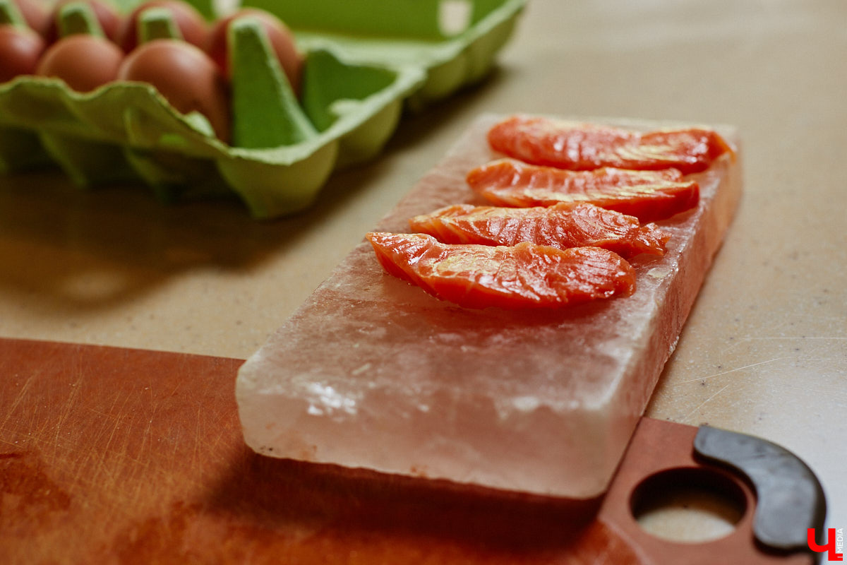 годня в меню «Кулинарного ответа» яйцо по-французски, голландский соус, северная рыба — карта мира на тарелке для организатора гастротуров.