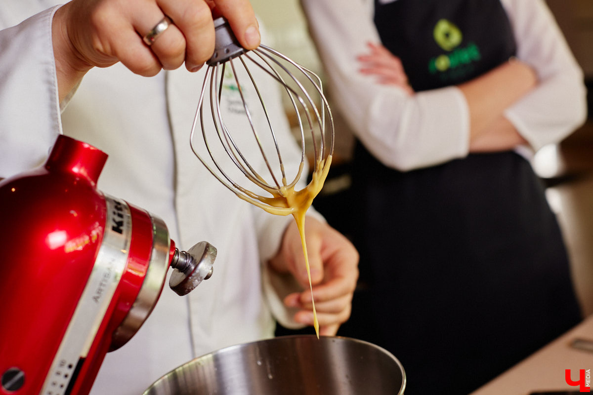 годня в меню «Кулинарного ответа» яйцо по-французски, голландский соус, северная рыба — карта мира на тарелке для организатора гастротуров.