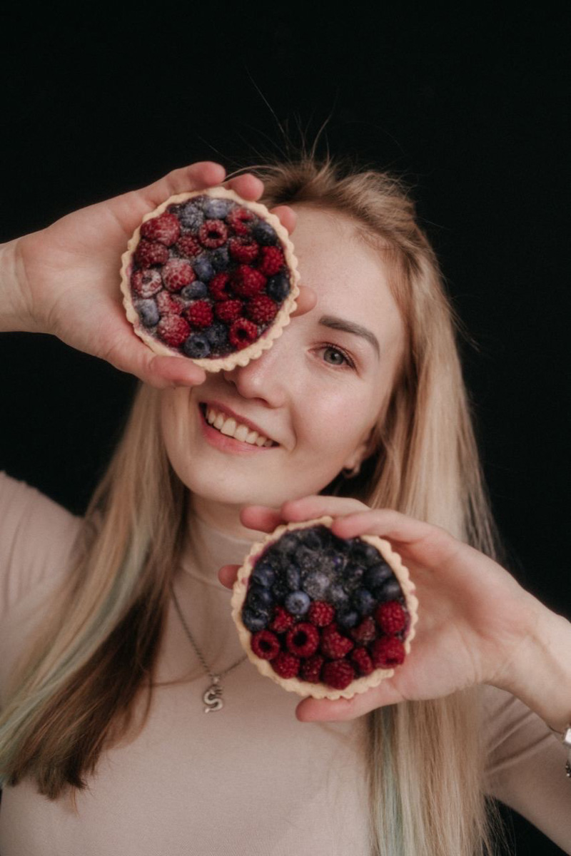 Еда, алкоголь, визитки, игрушки, предметы гардероба, статуэтка Оскара и цветы. Какие подарки могут раствориться в руках? Узнаем у владимирских мыловаров и внимательно изучим пенные работы, чтобы не попасться на розыгрыш.