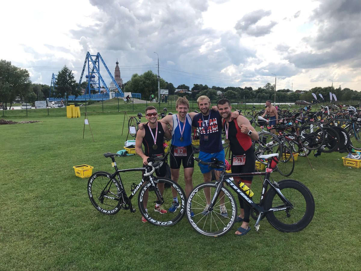 Небо над Европой закрыто, привычные места отдыха недоступны, а энергии много. Тогда пришло время пересесть на велосипед. Путешествия на двухколесном транспорте, как ожидают эксперты, в этом году будут на пике популярности. При этом Владимирская область вошла в список главных мест России для весенних велотуров.