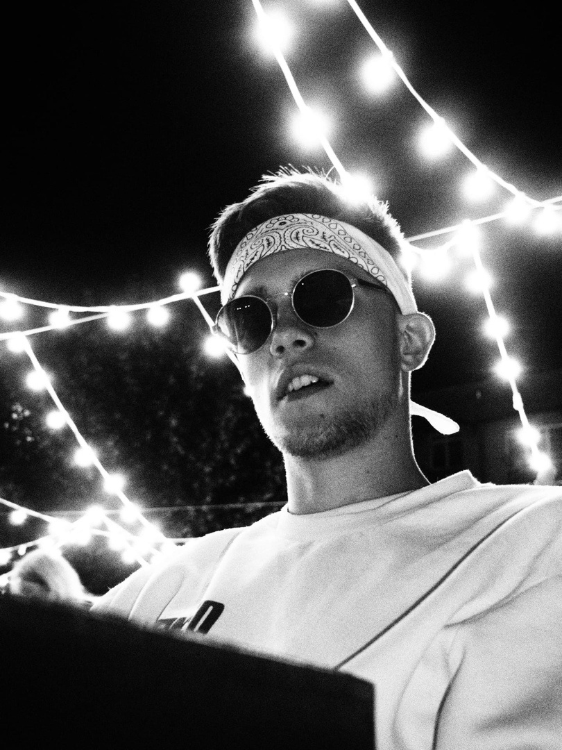 После того как запрещенный в нашей стране Instagram вышел из чата, а TikTok больше не дает загружать новый контент, все заговорили про переход в Telegram и возвращение во «ВКонтакте». Хотя еще в прошлом году в РФ была запущена национальная сеть Yappy, а на днях должен был стартовать и отечественный аналог американской соцсети — «Россграм». Как работают эти онлайн-платформы? И работают ли? Узнали у местных пользователей.