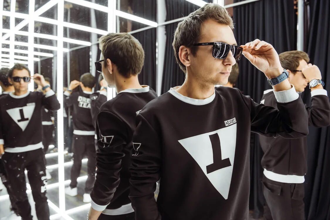 После того как запрещенный в нашей стране Instagram вышел из чата, а TikTok больше не дает загружать новый контент, все заговорили про переход в Telegram и возвращение во «ВКонтакте». Хотя еще в прошлом году в РФ была запущена национальная сеть Yappy, а на днях должен был стартовать и отечественный аналог американской соцсети — «Россграм». Как работают эти онлайн-платформы? И работают ли? Узнали у местных пользователей.