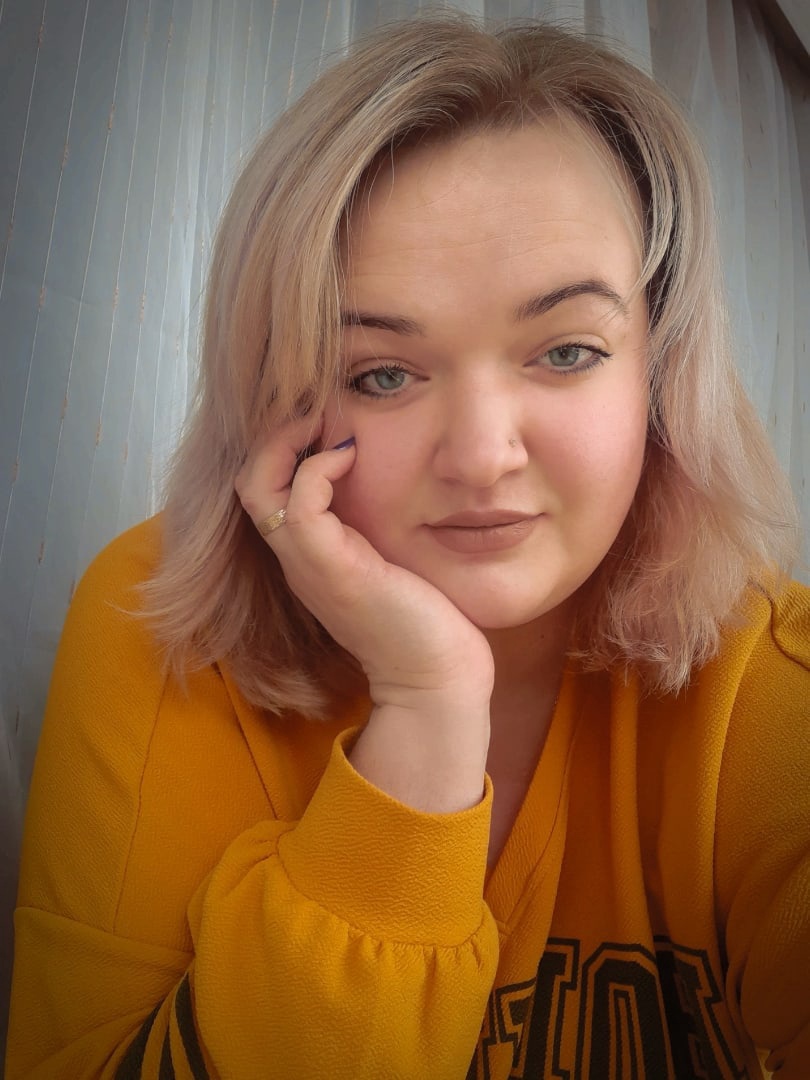 После того как запрещенный в нашей стране Instagram вышел из чата, а TikTok больше не дает загружать новый контент, все заговорили про переход в Telegram и возвращение во «ВКонтакте». Хотя еще в прошлом году в РФ была запущена национальная сеть Yappy, а на днях должен был стартовать и отечественный аналог американской соцсети — «Россграм». Как работают эти онлайн-платформы? И работают ли? Узнали у местных пользователей.