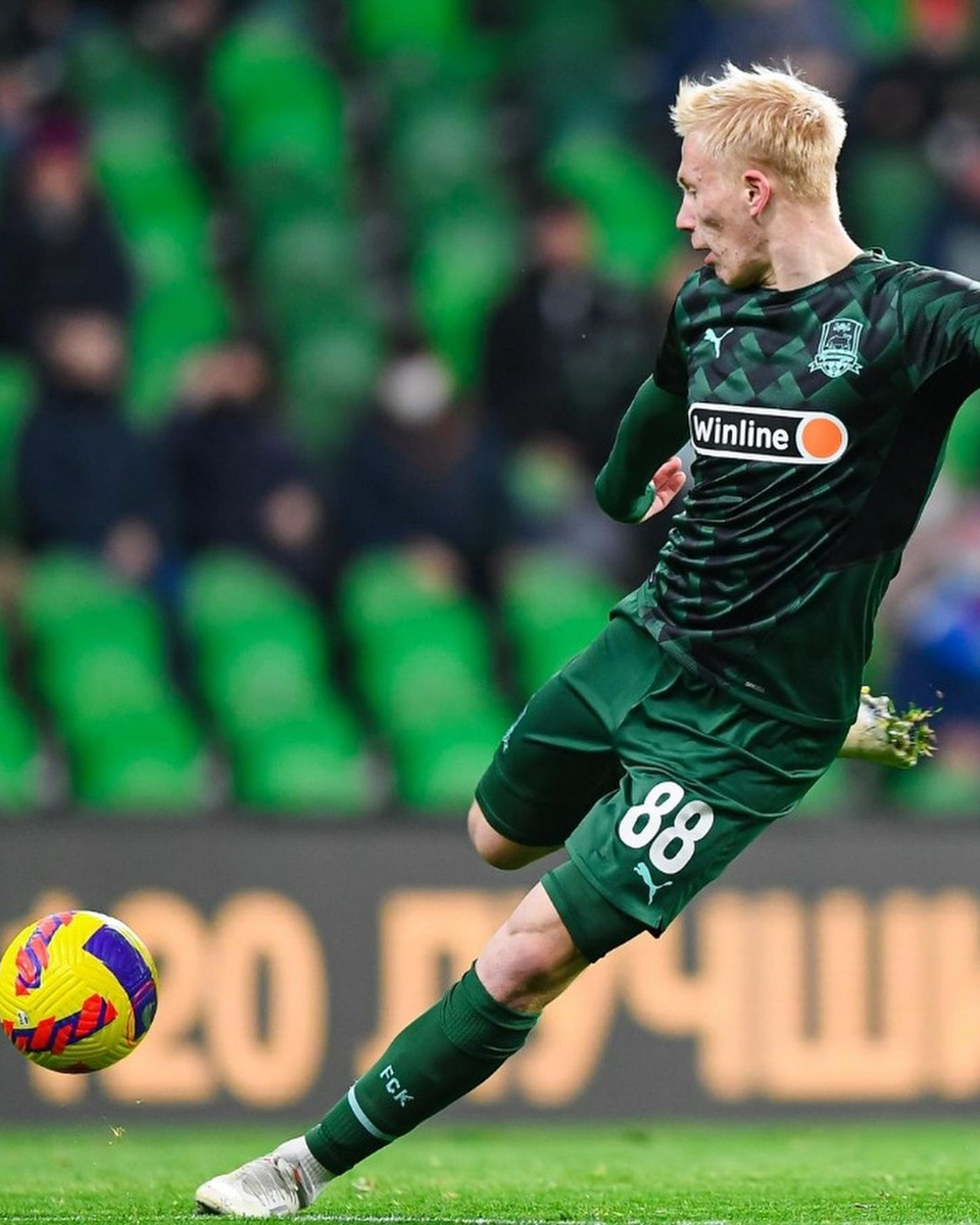 Бывший игрок владимирского «Торпедо» Никита Кривцов попал в число молодых футболистов России, которые могут хорошо проявить себя после отъезда легионеров. Молодой человек теперь выступает за клуб «Краснодар» и регулярно выходит на поле. И у него есть все шансы закрепиться в составе не только своей команды, но и молодежной сборной страны.