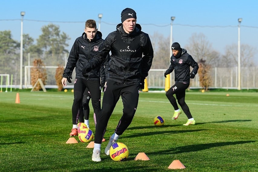 Бывший игрок владимирского «Торпедо» Никита Кривцов попал в число молодых футболистов России, которые могут хорошо проявить себя после отъезда легионеров. Молодой человек теперь выступает за клуб «Краснодар» и регулярно выходит на поле. И у него есть все шансы закрепиться в составе не только своей команды, но и молодежной сборной страны.