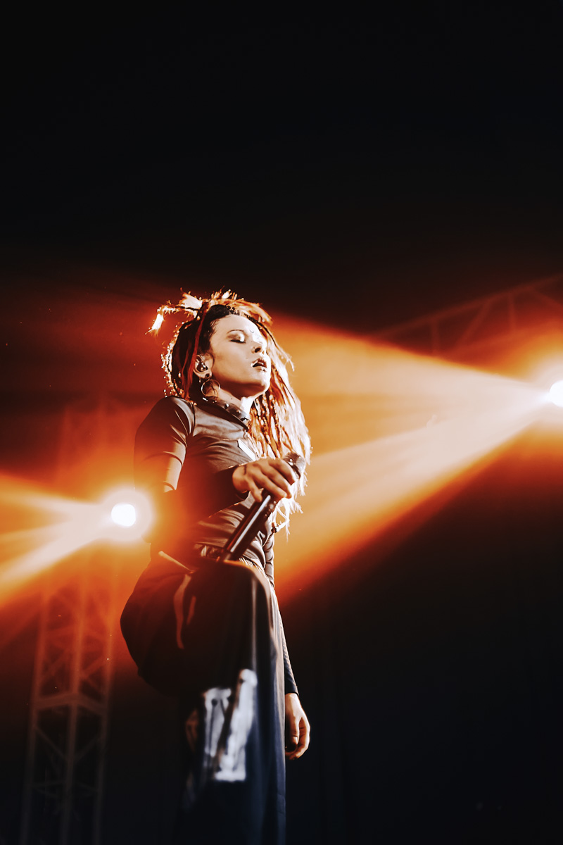 Первого апреля во Владимир с концертом приехала, пожалуй, одна из любимых в нашем городе альтернативных рок-групп «Слот». Их выступление оставило после себя сильные впечатления. «Слот» сегодня не менее злые и жёсткие, чем в эпоху расцвета российской альтернативы.