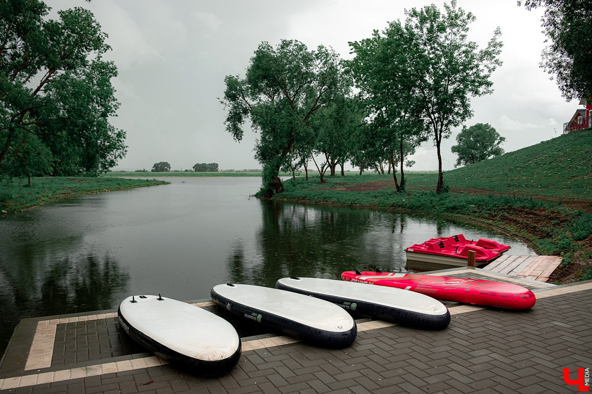 Мысль о том, что впереди майские праздники, по-настоящему греет душу. Это возможность не только отдохнуть от работы, но и сменить обстановку. Сколько дней продлятся весенние каникулы и куда можно будет поехать – вот главные вопросы, ответы на которые помогут правильно распределить время и ресурсы.