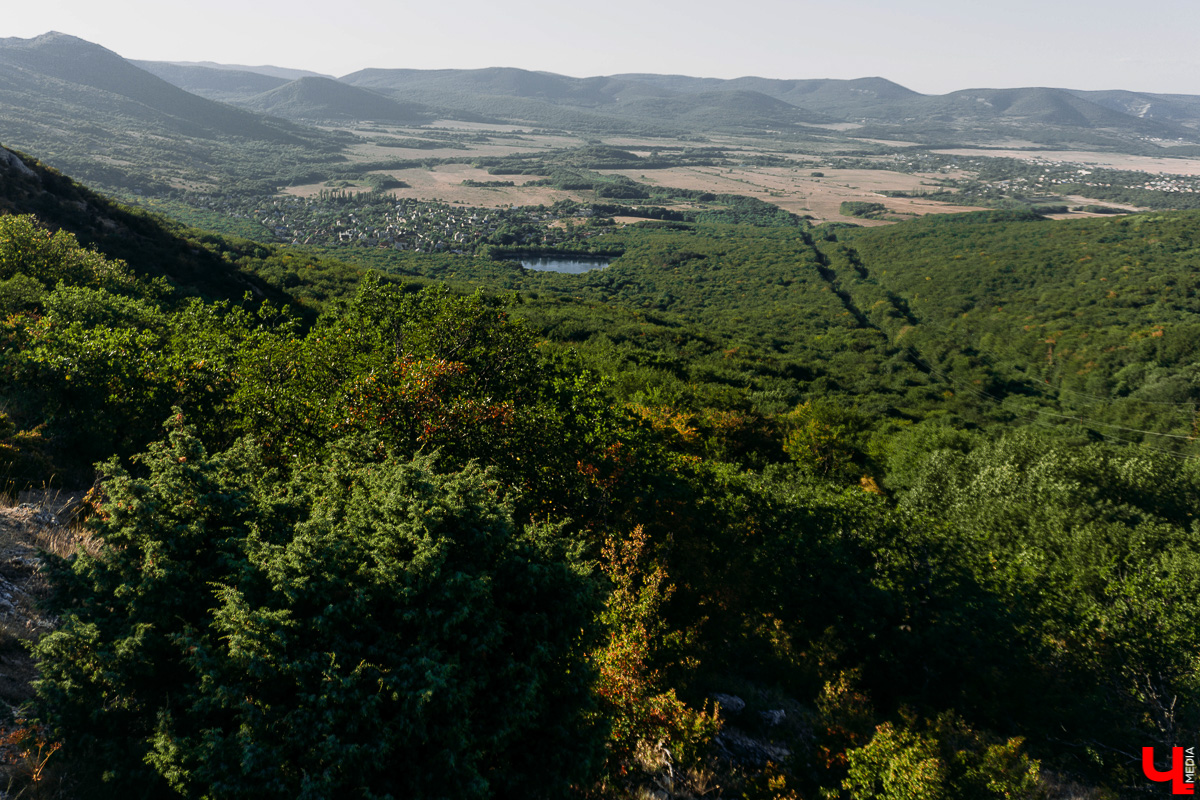 Мысль о том, что впереди майские праздники, по-настоящему греет душу. Это возможность не только отдохнуть от работы, но и сменить обстановку. Сколько дней продлятся весенние каникулы и куда можно будет поехать – вот главные вопросы, ответы на которые помогут правильно распределить время и ресурсы.