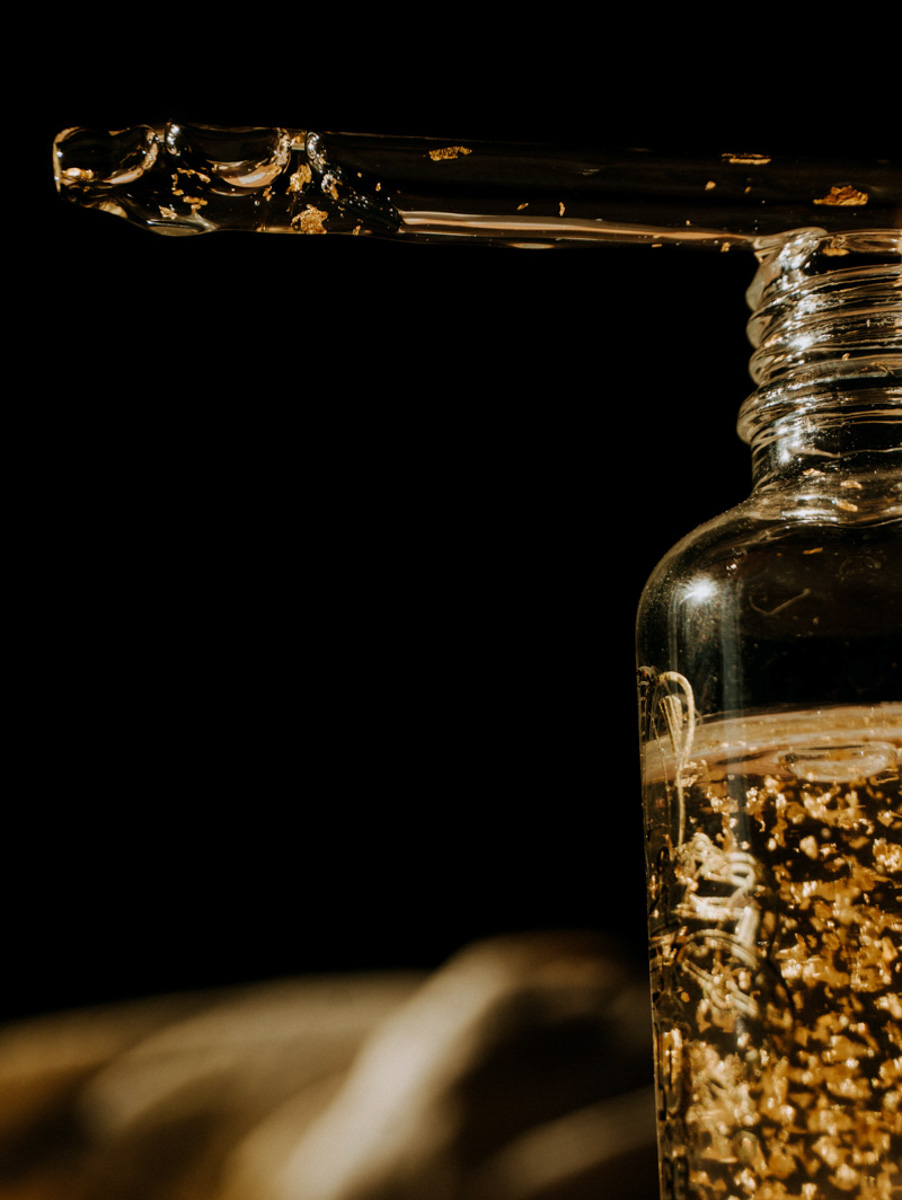 Виолетта Овинова проводит мастер-классы, создает образы для самых разных мероприятий и, конечно же, разбирается в косметике. «Ключ-Медиа» подробно расспросил визажиста о том, как обстоят дела у российской бьюти-индустрии. Ключевой вопрос: можно ли оставаться красивой, если любимые зарубежные бренды ушли с рынка или значительно подорожали?