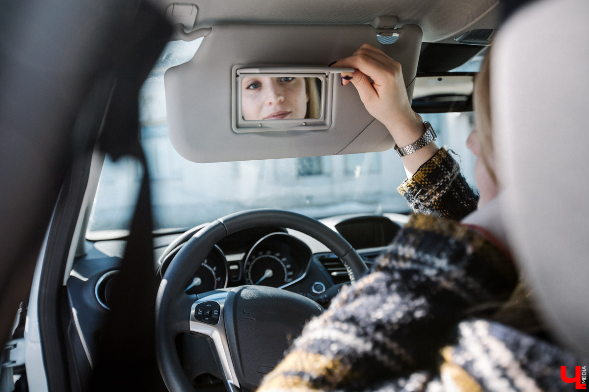 Виолетта Овинова проводит мастер-классы, создает образы для самых разных мероприятий и, конечно же, разбирается в косметике. «Ключ-Медиа» подробно расспросил визажиста о том, как обстоят дела у российской бьюти-индустрии. Ключевой вопрос: можно ли оставаться красивой, если любимые зарубежные бренды ушли с рынка или значительно подорожали?