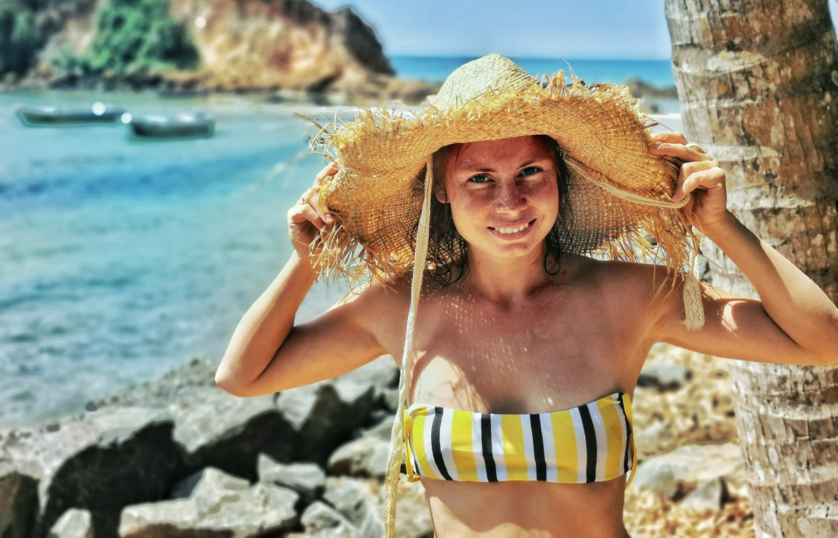 На финиш престижного забега в турецкой Аланье марафонец из Владимира Артем Куфтырев пришел первым. Но не один, а вместе со своими детьми. Нога в ногу пересекли финишную черту, втроем поднялись на пьедестал. И этот случай не единичный. Семья сопровождает Артема на всех соревнованиях и даже сборах. Вместе путешествуют по миру.