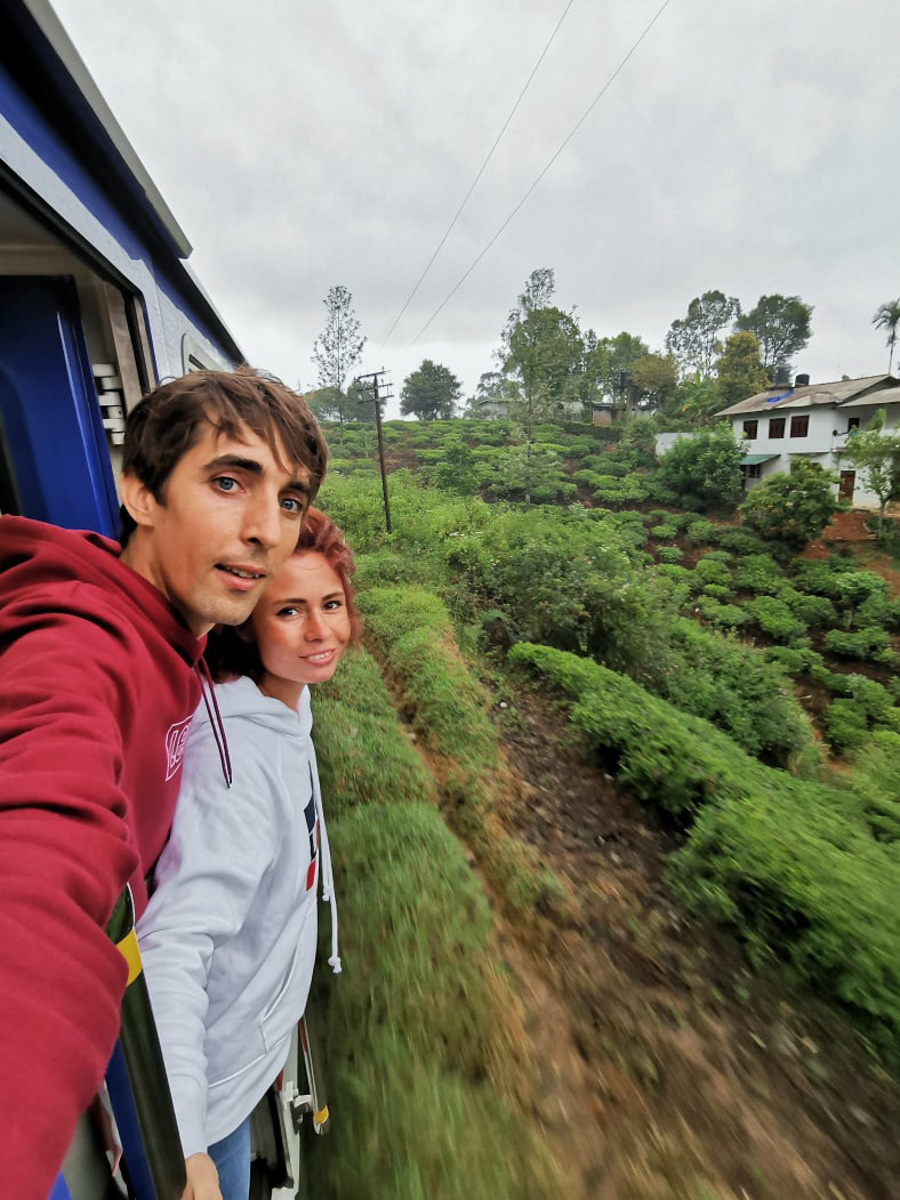 На финиш престижного забега в турецкой Аланье марафонец из Владимира Артем Куфтырев пришел первым. Но не один, а вместе со своими детьми. Нога в ногу пересекли финишную черту, втроем поднялись на пьедестал. И этот случай не единичный. Семья сопровождает Артема на всех соревнованиях и даже сборах. Вместе путешествуют по миру.