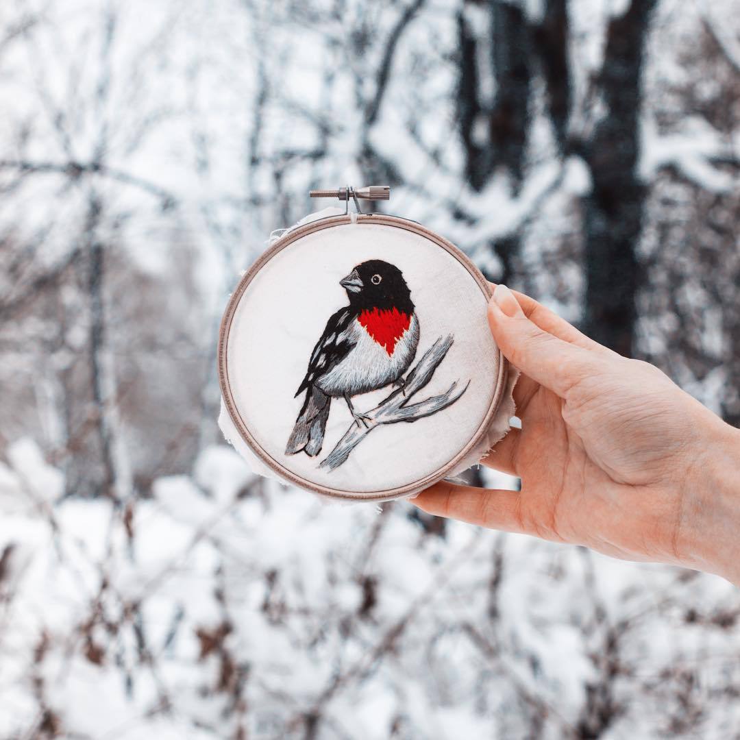 Владимирская рукодельница «рисует» картины с помощью мулине, создавая из ниток портреты известных людей, собственные фото и много другое. Про современную вышивку не для бабушек «Ключ-Медиа» пообщался с Кристиной Кошель.