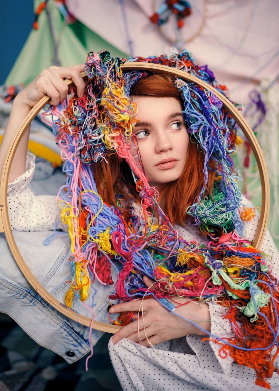 Владимирская рукодельница «рисует» картины с помощью мулине, создавая из ниток портреты известных людей, собственные фото и много другое. Про современную вышивку не для бабушек «Ключ-Медиа» пообщался с Кристиной Кошель.