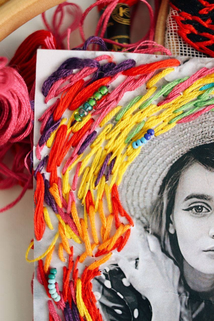 Владимирская рукодельница «рисует» картины с помощью мулине, создавая из ниток портреты известных людей, собственные фото и много другое. Про современную вышивку не для бабушек «Ключ-Медиа» пообщался с Кристиной Кошель.