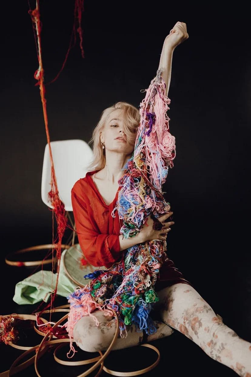 Владимирская рукодельница «рисует» картины с помощью мулине, создавая из ниток портреты известных людей, собственные фото и много другое. Про современную вышивку не для бабушек «Ключ-Медиа» пообщался с Кристиной Кошель.