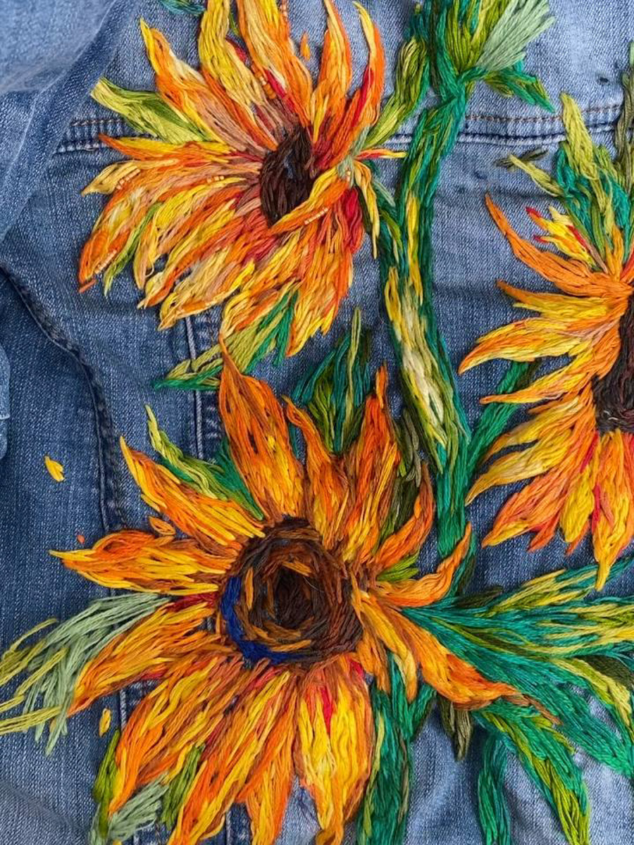 Владимирская рукодельница «рисует» картины с помощью мулине, создавая из ниток портреты известных людей, собственные фото и много другое. Про современную вышивку не для бабушек «Ключ-Медиа» пообщался с Кристиной Кошель.