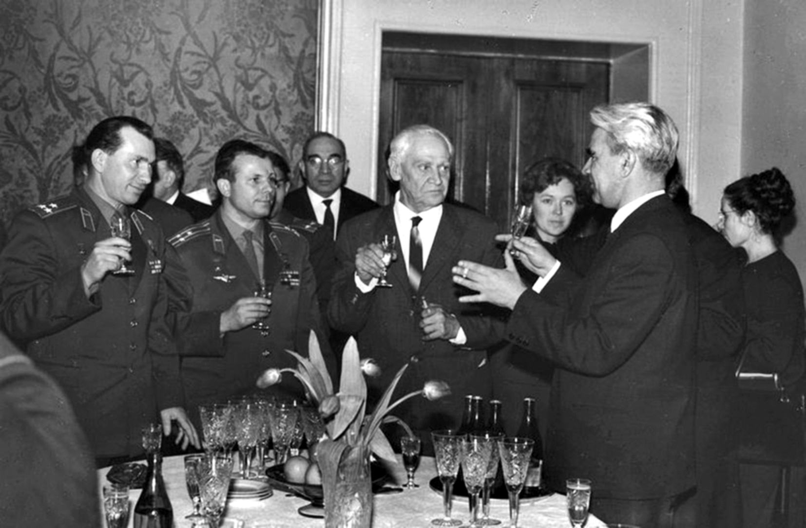 Первому полету человека в космос предшествовали десятилетия напряженной работы, которая продолжается и по сей день. И в освоении Вселенной есть немалая заслуга наших земляков — уроженцев Владимирской области. Давайте сегодня вспомним о них!