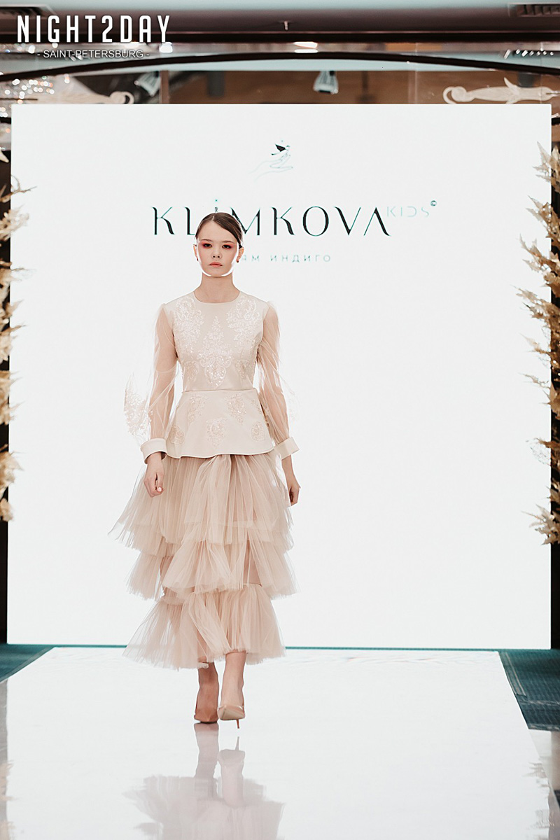 Ковровские модели приняли участие в Neva Fashion Week в Санкт-Петербурге. Главным требованием к выходу на подиум было умение ходить на каблуках. И, как считает руководитель агентства, это не случайно. В моду снова возвращается женственность.