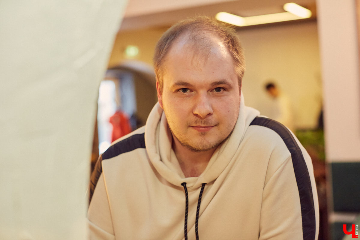 Уверены, Eremialx вам понравится, как и, по статистике Apple Music, сотням слушателей из ЮАР. Владимирский лоу-фай музыкант Александр Ерёмин рассказывает о нюансах авторского творчества, знакомит читателей с ламповым жанром и анонсирует скорый выход альбома по случаю дня рождения.