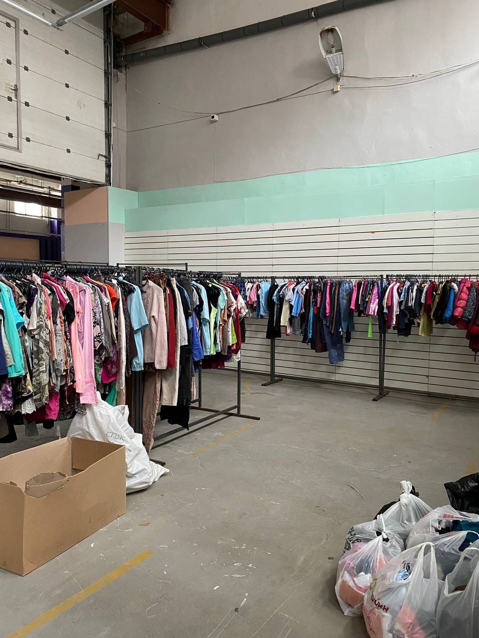 «Добромаркет» отпраздновал пятый день рождения. О развитии проекта, возможности приобщиться к добрым делам и открывшейся в центре Владимира точке для бесплатного шопинга специально для «Ключ-Медиа» рассказывает основатель Ольга Шигаева.