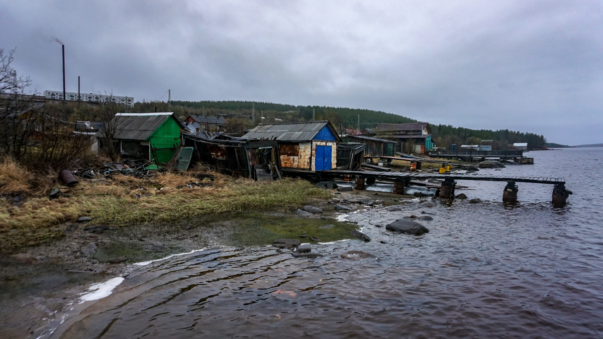 С собой только 100 кг снаряжения и еды. И это на 120 дней. Никакой сотовой связи и возможности позвать на помощь. Экстремальный поход на свой страх и риск. Тревел-блогер из Владимира Артем Грачев совершил одиночный сплав на каяке в Заполярье и снял все на видео. Первые серии уже доступны для просмотра.