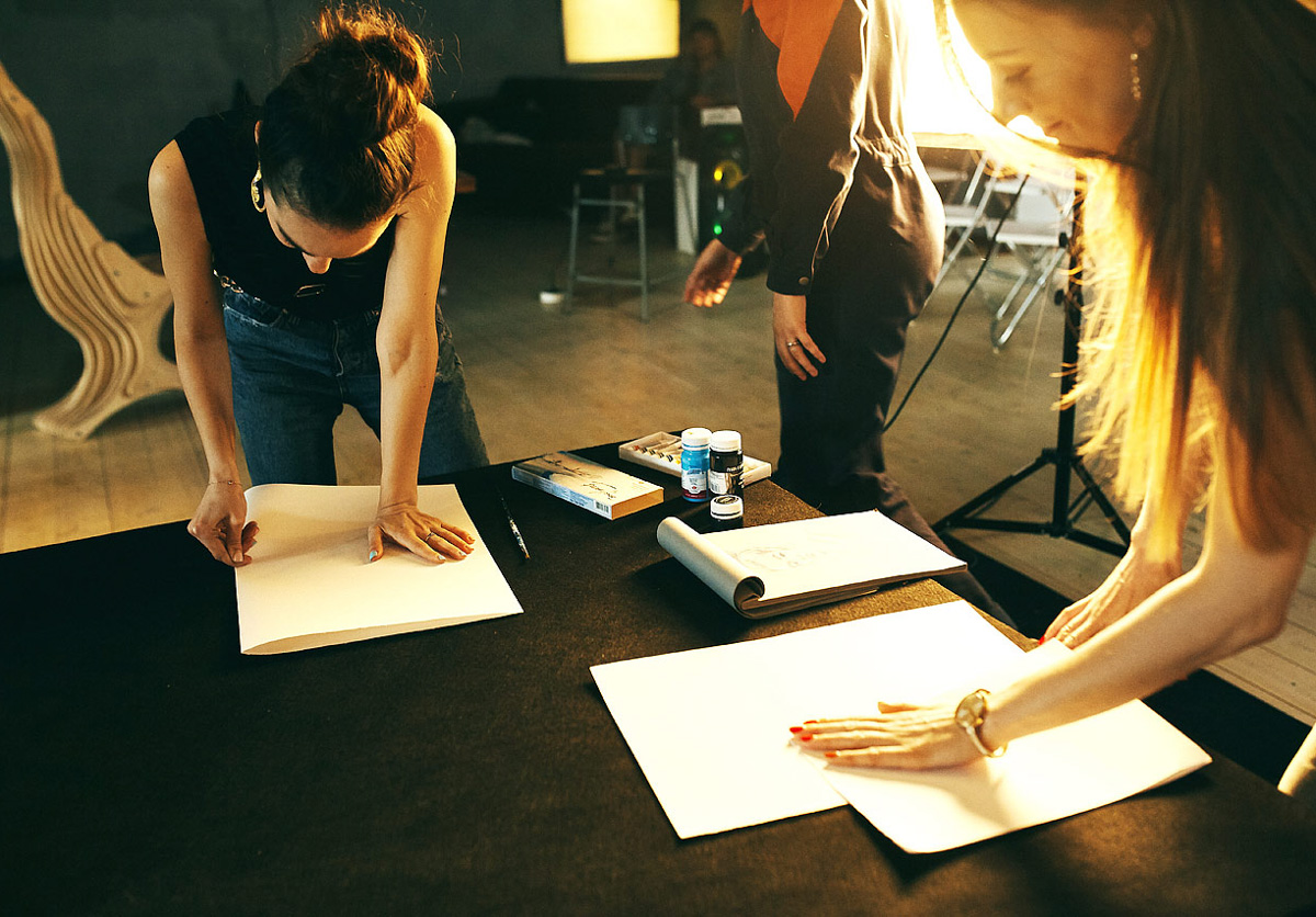 «Спасибо за отклики», – поблагодарил «Ключ-Медиа» и наших читателей историк моды Александр Васильев. Напомним, ведущий шоу «Модный приговор» предложил создать новую отечественную fashion-основу. После нашей первой подборки вы назвали еще несколько брендов и дизайнеров, которые обязательно должны войти в модный топ. Мы совершенно согласны! Ловите новую тройку безусловно талантливых и очень перспективных.