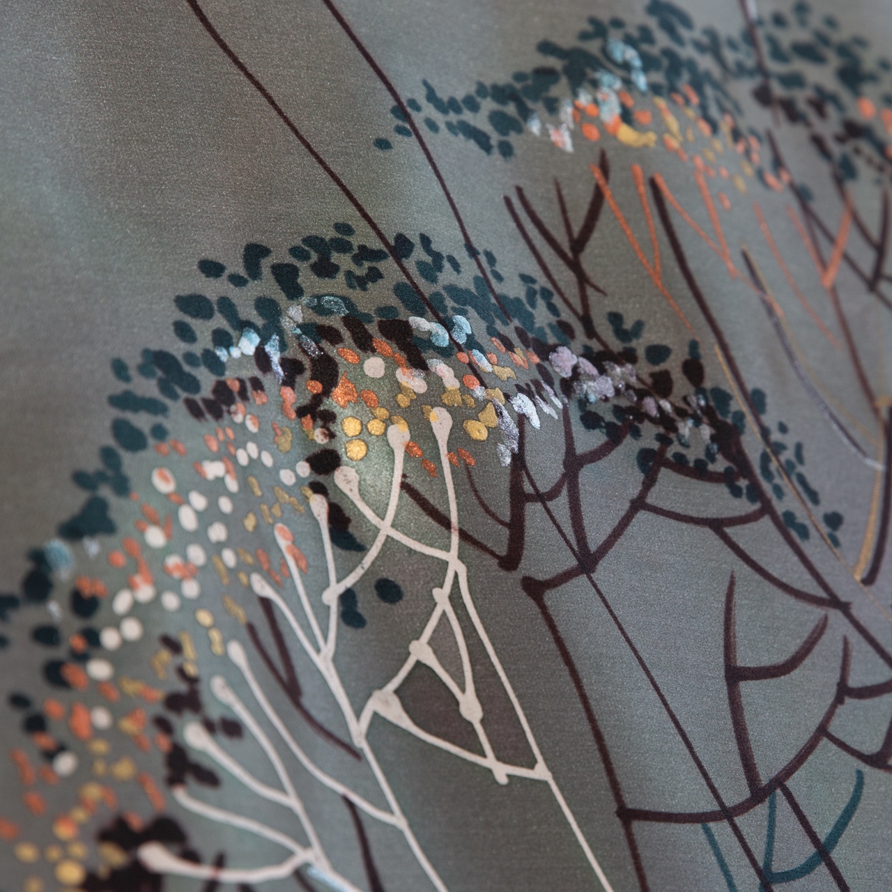 «Спасибо за отклики», – поблагодарил «Ключ-Медиа» и наших читателей историк моды Александр Васильев. Напомним, ведущий шоу «Модный приговор» предложил создать новую отечественную fashion-основу. После нашей первой подборки вы назвали еще несколько брендов и дизайнеров, которые обязательно должны войти в модный топ. Мы совершенно согласны! Ловите новую тройку безусловно талантливых и очень перспективных.