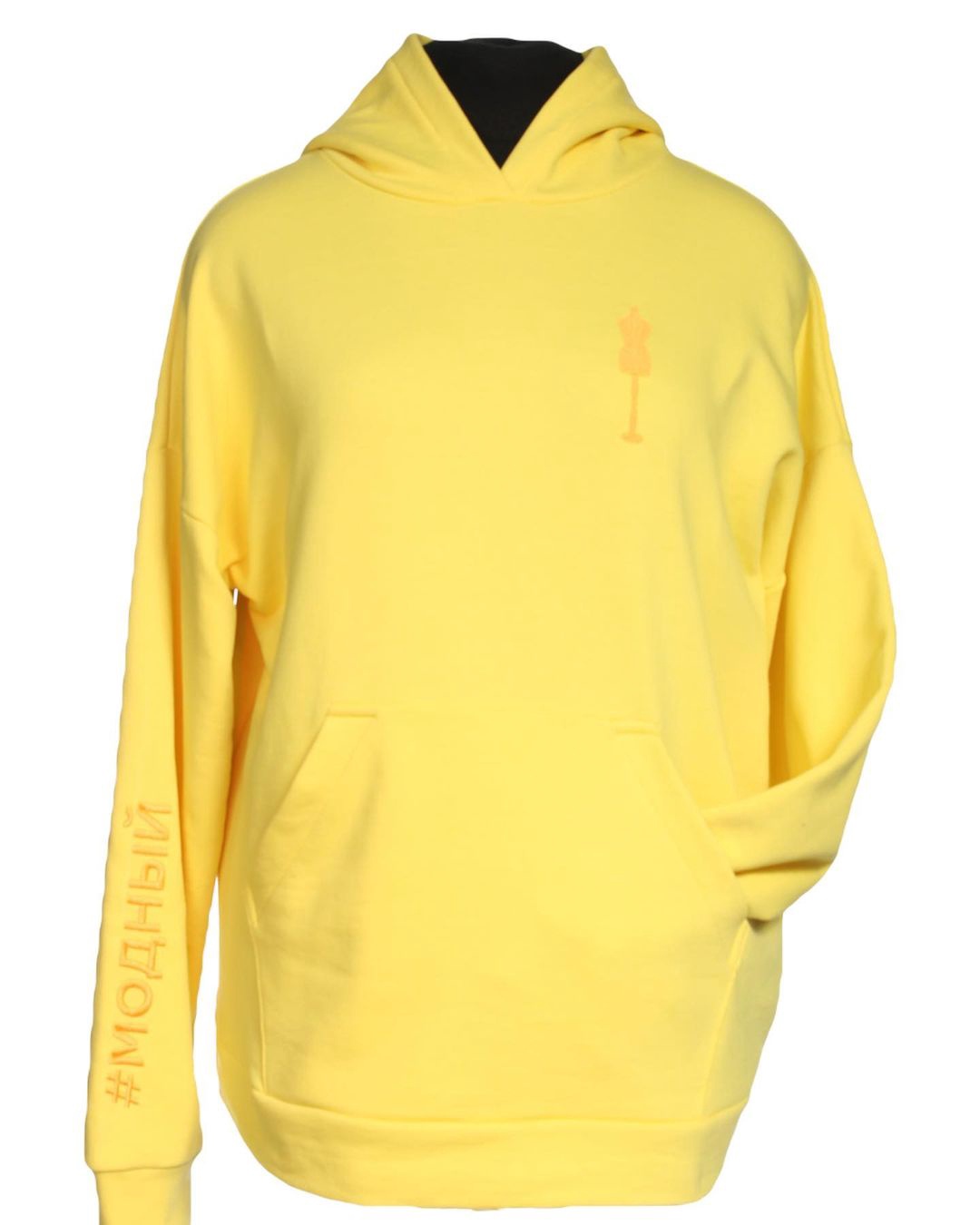 «Спасибо за отклики», – поблагодарил «Ключ-Медиа» и наших читателей историк моды Александр Васильев. Напомним, ведущий шоу «Модный приговор» предложил создать новую отечественную fashion-основу. После нашей первой подборки вы назвали еще несколько брендов и дизайнеров, которые обязательно должны войти в модный топ. Мы совершенно согласны! Ловите новую тройку безусловно талантливых и очень перспективных.