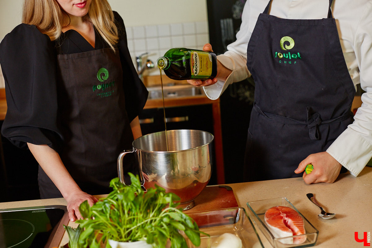 Создатель школы традиционного этикета Екатерина Богданова отвергла кулинарные традиции в поисках быстрого в приготовлении, полезного и красивого блюда. На помощь ей пришел обновленный рецепт лазаньи, которая получилась вкусной не только на вид!