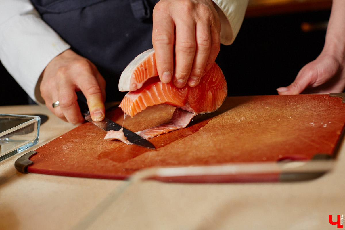 Создатель школы традиционного этикета Екатерина Богданова отвергла кулинарные традиции в поисках быстрого в приготовлении, полезного и красивого блюда. На помощь ей пришел обновленный рецепт лазаньи, которая получилась вкусной не только на вид!