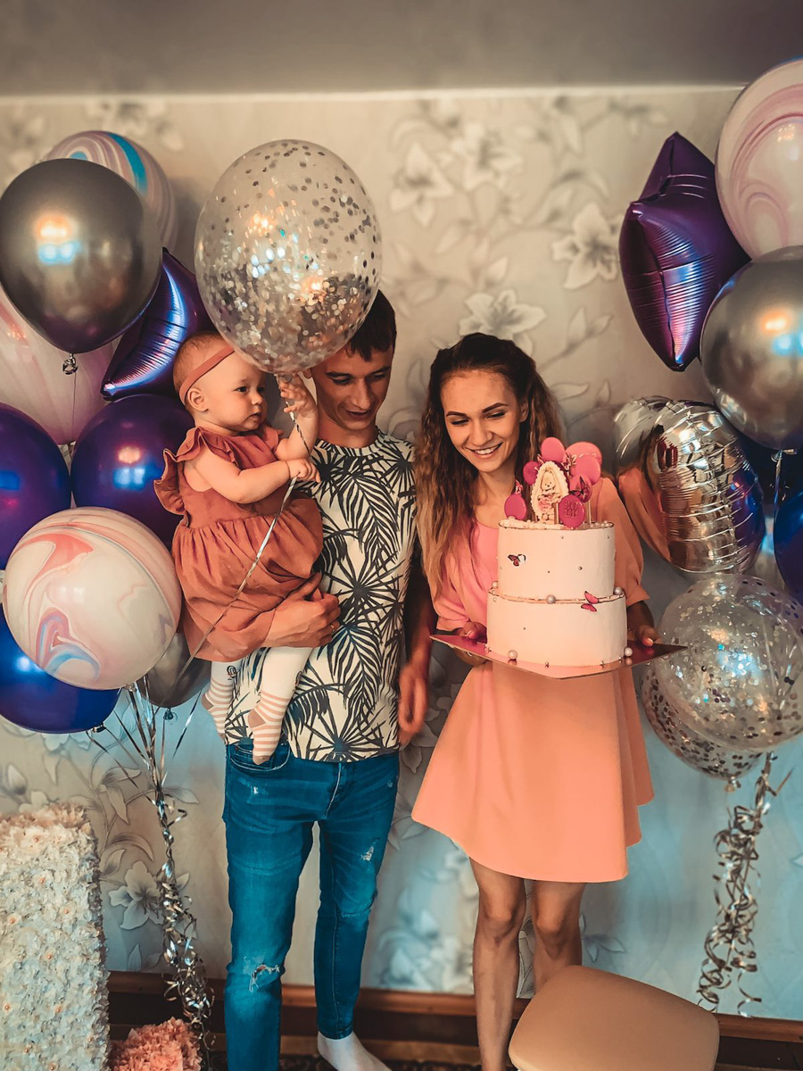 Материнство – это не только пополнение в семействе, но и возможность для творчества! В свободное от домашних забот время мамы-блогеры следят за процентным содержанием красоты в мире, учат подписчиков зарабатывать деньги и развивают собственный бизнес, основанный в декретные времена.