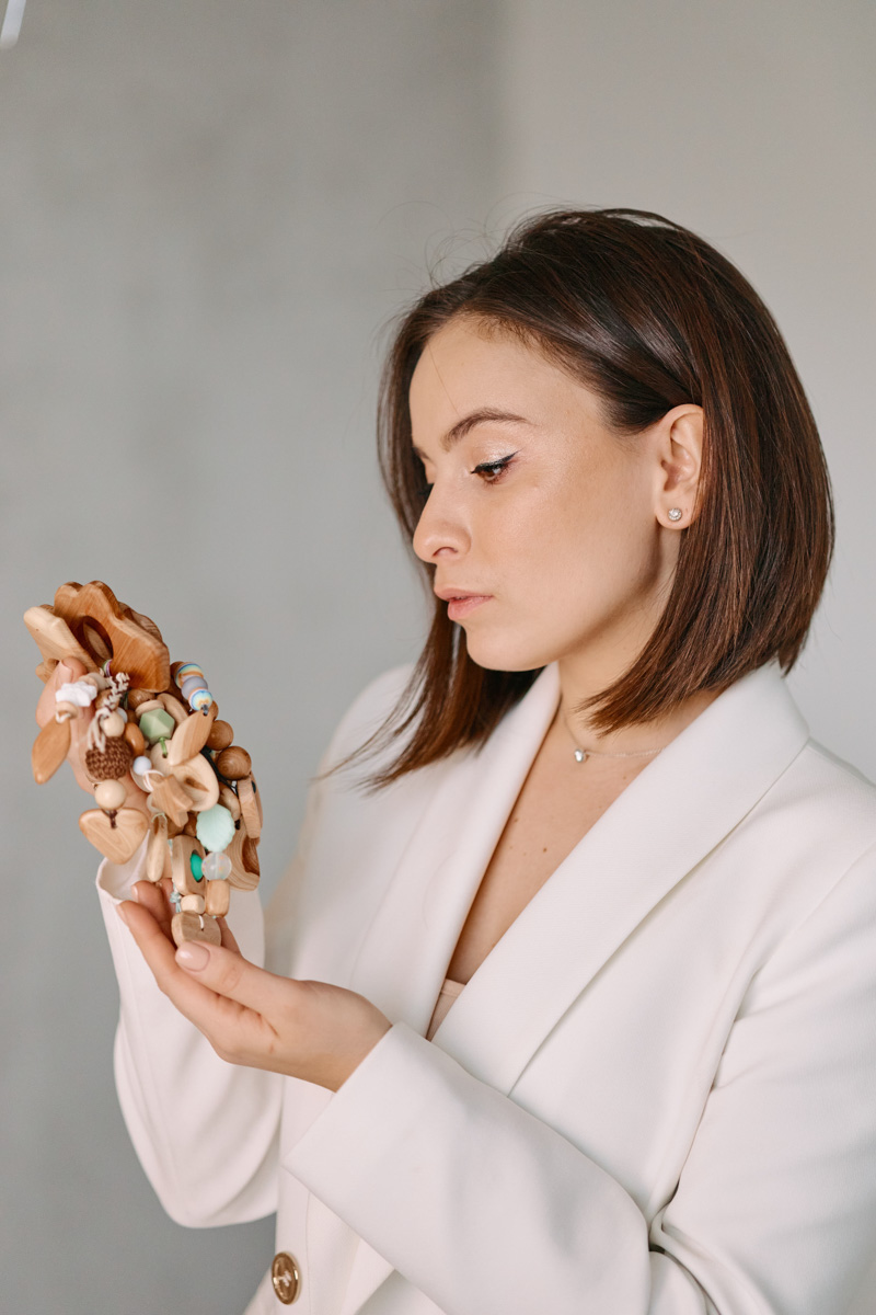 Материнство – это не только пополнение в семействе, но и возможность для творчества! В свободное от домашних забот время мамы-блогеры следят за процентным содержанием красоты в мире, учат подписчиков зарабатывать деньги и развивают собственный бизнес, основанный в декретные времена.