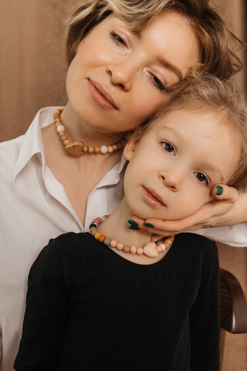 Материнство – это не только пополнение в семействе, но и возможность для творчества! В свободное от домашних забот время мамы-блогеры следят за процентным содержанием красоты в мире, учат подписчиков зарабатывать деньги и развивают собственный бизнес, основанный в декретные времена.