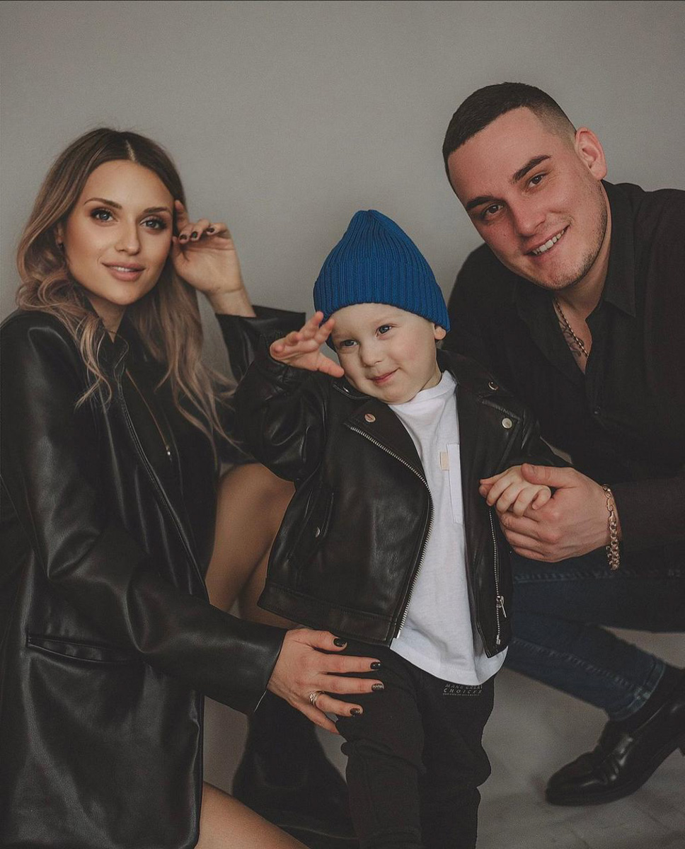 Материнство – это не только пополнение в семействе, но и возможность для творчества! В свободное от домашних забот время мамы-блогеры следят за процентным содержанием красоты в мире, учат подписчиков зарабатывать деньги и развивают собственный бизнес, основанный в декретные времена.