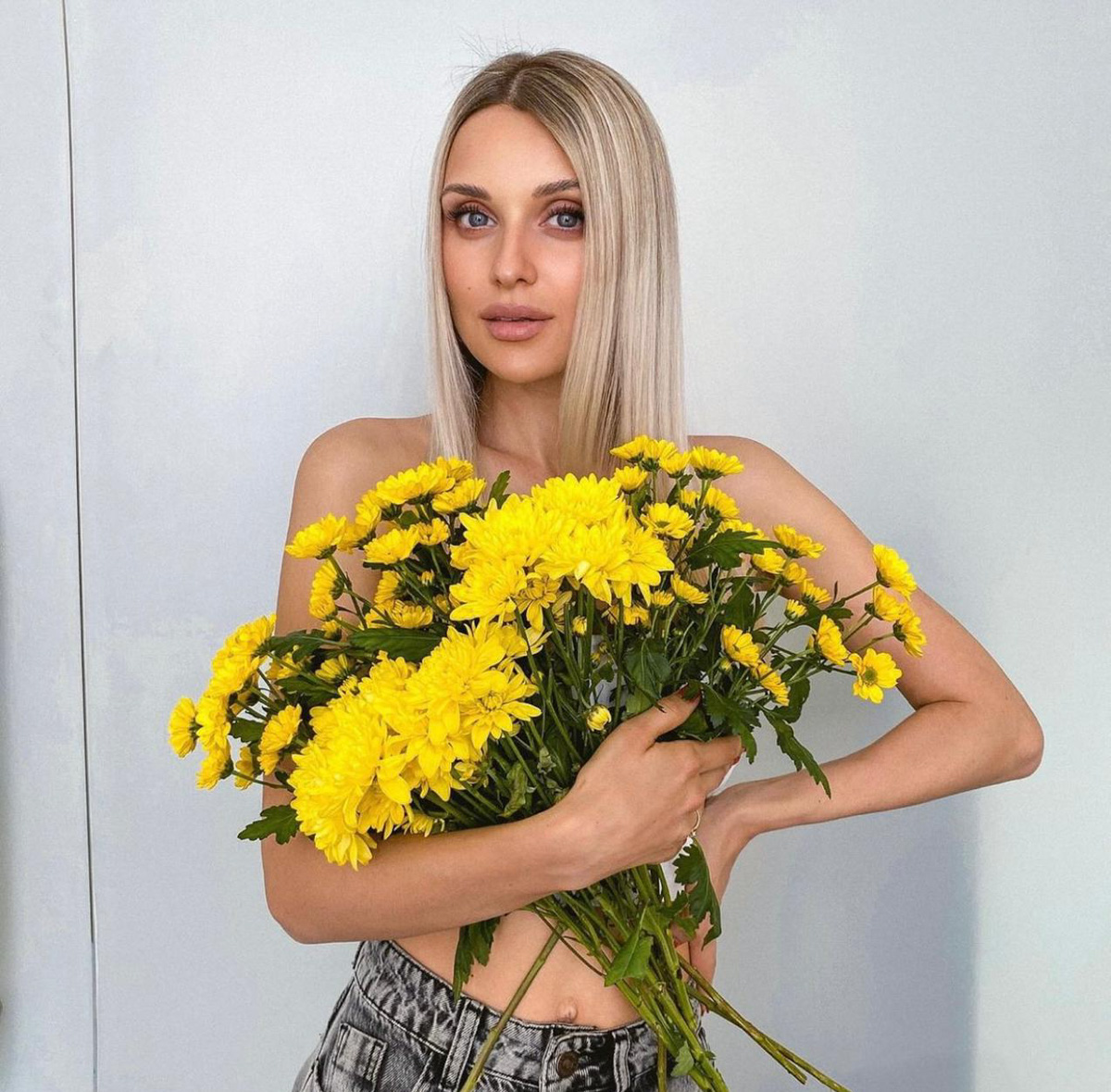 Материнство – это не только пополнение в семействе, но и возможность для творчества! В свободное от домашних забот время мамы-блогеры следят за процентным содержанием красоты в мире, учат подписчиков зарабатывать деньги и развивают собственный бизнес, основанный в декретные времена.