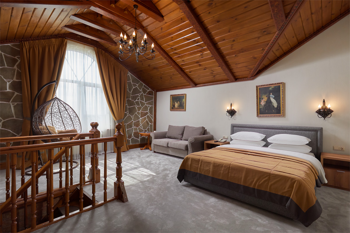 В этом году экоотель «Горячие ключи» отмечает ни много ни мало 20-летие со дня своего появления! И все это время его сотрудники ежедневно работают над улучшением сервиса, даря гостям великолепный отдых и незабываемые эмоции!