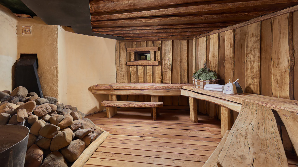 В этом году экоотель «Горячие ключи» отмечает ни много ни мало 20-летие со дня своего появления! И все это время его сотрудники ежедневно работают над улучшением сервиса, даря гостям великолепный отдых и незабываемые эмоции!