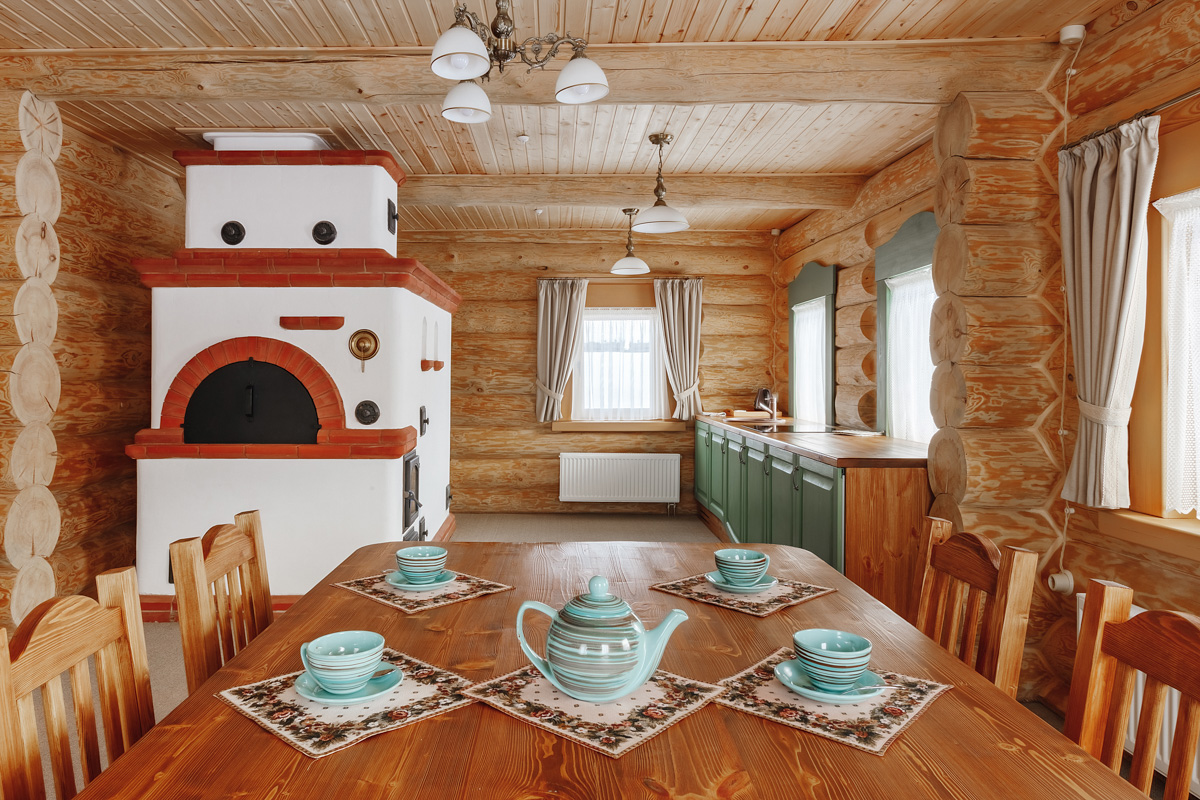 В этом году экоотель «Горячие ключи» отмечает ни много ни мало 20-летие со дня своего появления! И все это время его сотрудники ежедневно работают над улучшением сервиса, даря гостям великолепный отдых и незабываемые эмоции!