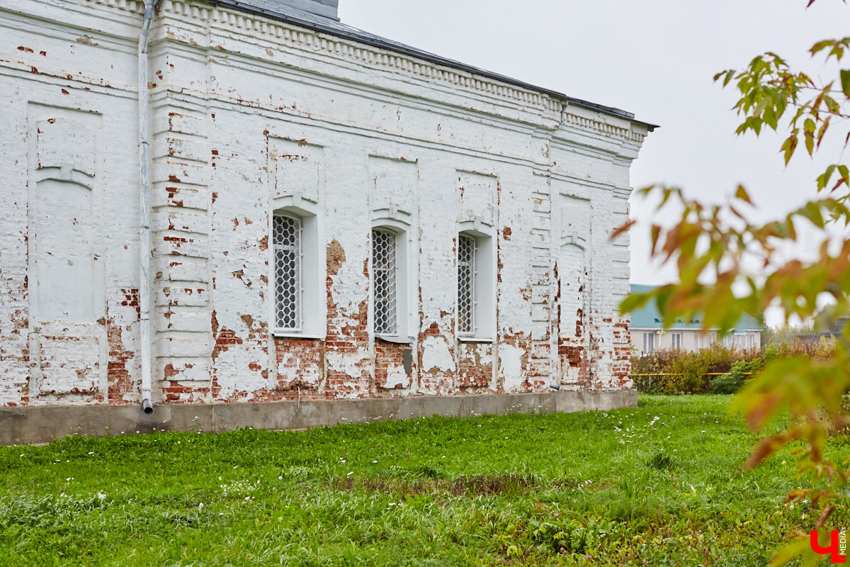 Самое время задуматься о майских праздниках. Пора не просто строить планы, но и покупать билеты. Однако небо над югом страны снова закрыли, а отдых за рубежом могут позволить себе далеко не все. В топе предложений этого года – городской туризм и дача.