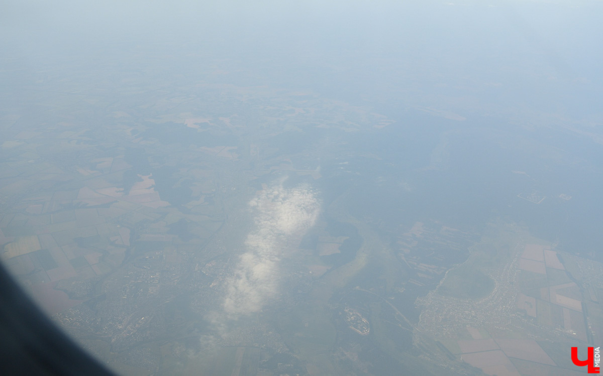 Самое время задуматься о майских праздниках. Пора не просто строить планы, но и покупать билеты. Однако небо над югом страны снова закрыли, а отдых за рубежом могут позволить себе далеко не все. В топе предложений этого года – городской туризм и дача.