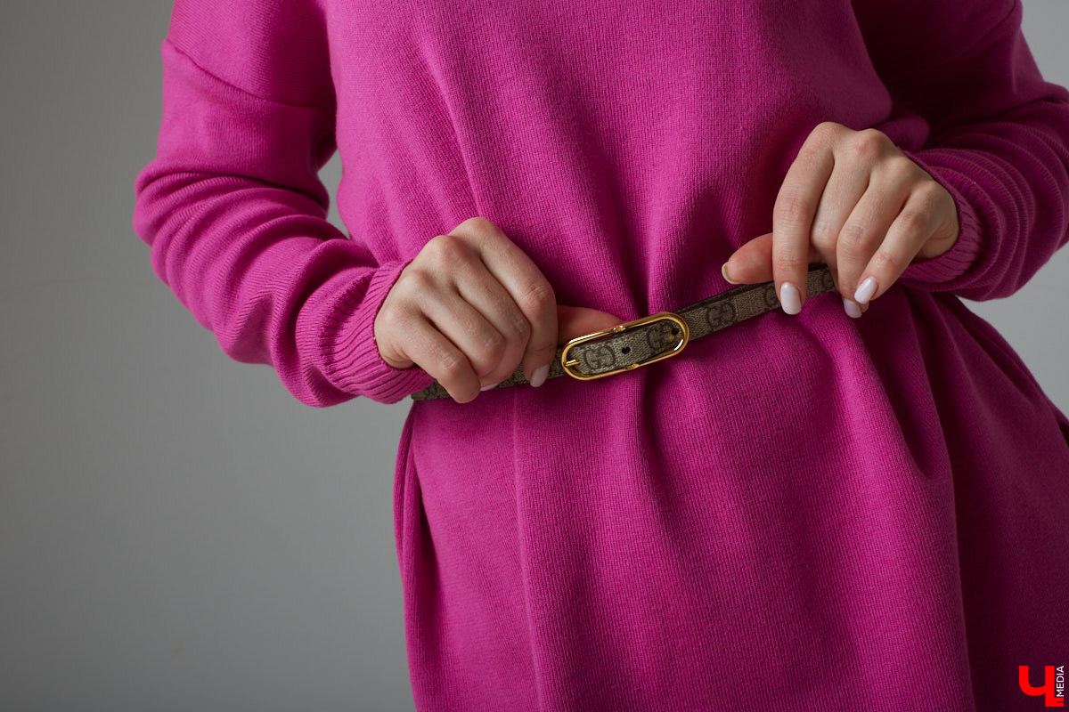 Виктория Лавренкова посвятила жизнь танцам и отдает всю себя своим воспитанникам в хореографической студии. Сцена научила ее всегда быть на высоте. Именно поэтому она не выйдет без макияжа даже в магазин, а внешний облик ее будет стильным и элегантным при любом раскладе.