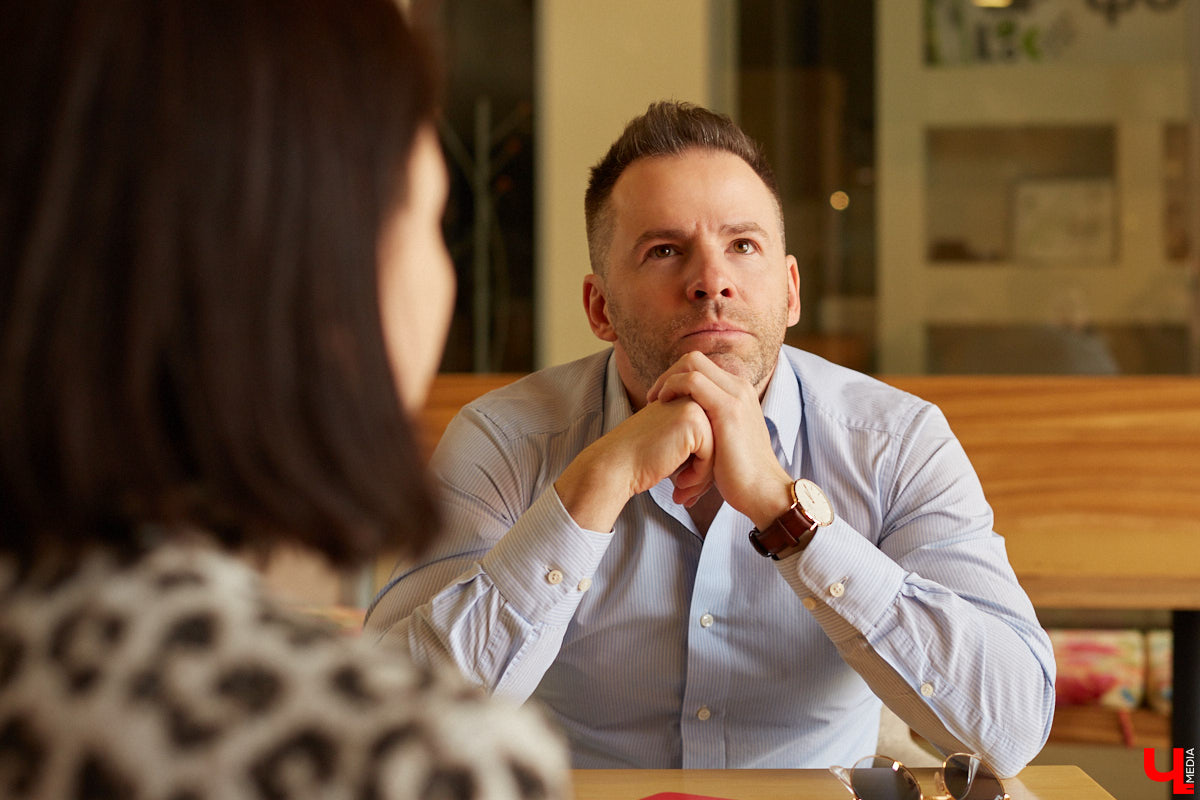 Сегодня на «Неудобные вопросы» от «Ключ-Медиа» ответит ведущий свадеб и мероприятий, шоумен и «охотник за звездами» Сергей Сажин. Он расскажет, каково быть человеком-праздником, объектом повышенного женского внимания и, разумеется, сплетен.