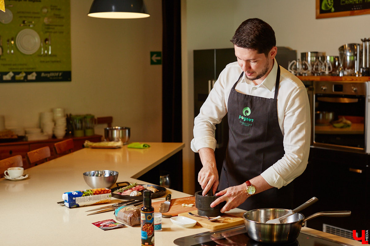 Ингредиенты всех стран объединились в бомбический соус для барбекю. Теперь майские каникулы пройдут у вас со вкусом огненного стейка, копченой паприки и экзотического микса специй!