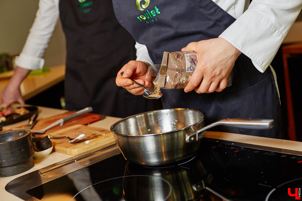 Ингредиенты всех стран объединились в бомбический соус для барбекю. Теперь майские каникулы пройдут у вас со вкусом огненного стейка, копченой паприки и экзотического микса специй!