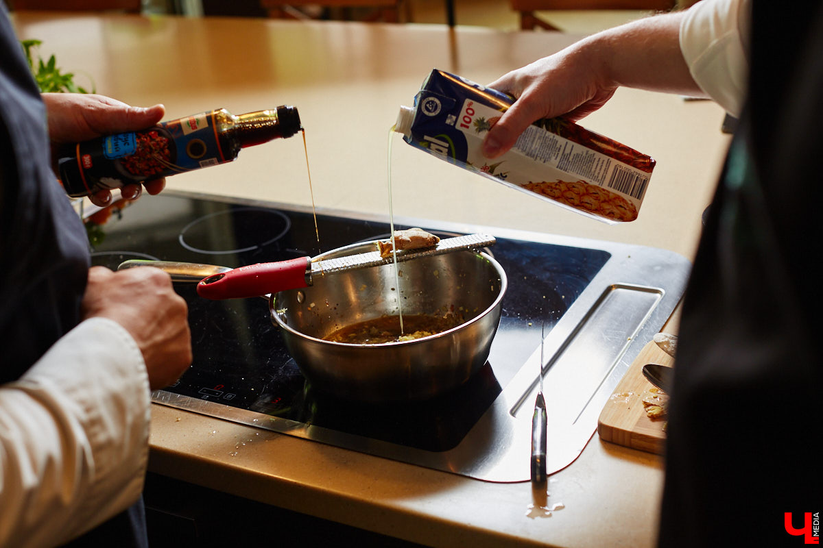 Ингредиенты всех стран объединились в бомбический соус для барбекю. Теперь майские каникулы пройдут у вас со вкусом огненного стейка, копченой паприки и экзотического микса специй!