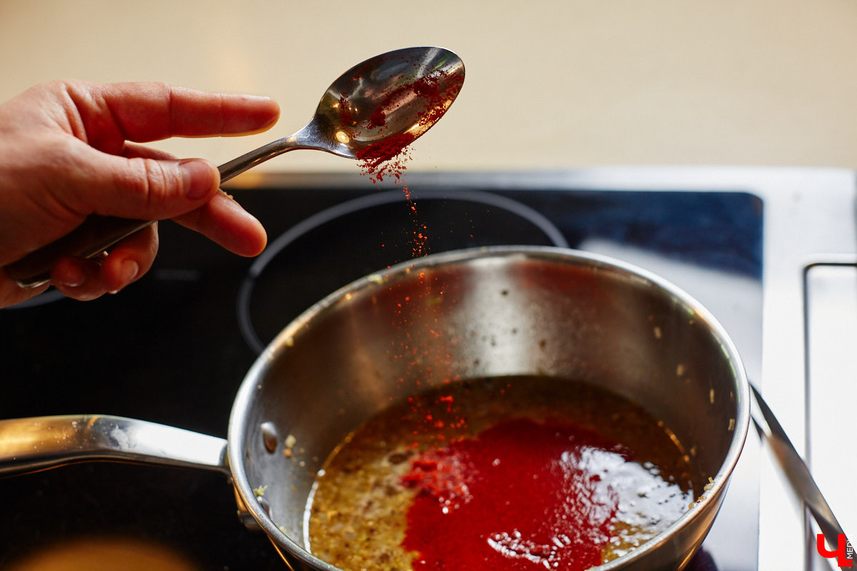 Ингредиенты всех стран объединились в бомбический соус для барбекю. Теперь майские каникулы пройдут у вас со вкусом огненного стейка, копченой паприки и экзотического микса специй!