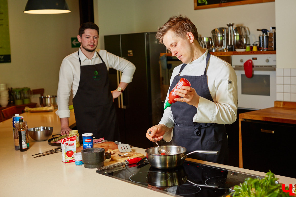 Ингредиенты всех стран объединились в бомбический соус для барбекю. Теперь майские каникулы пройдут у вас со вкусом огненного стейка, копченой паприки и экзотического микса специй!