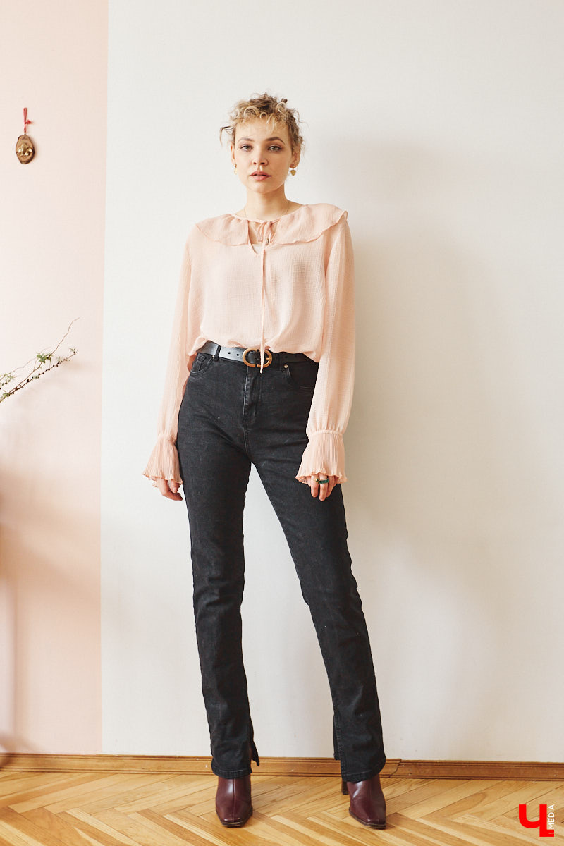 Найти в секонд-хенде что-нибудь стоящее столь же непросто, как отыскать иголку в стоге сена. Но только не для владимирского стилиста Софии Кожевниковой. Одна из последних ее «жемчужин» — кожаный жилет известного бренда всего за 700 рублей. Хотите также? Читайте советы Софии!